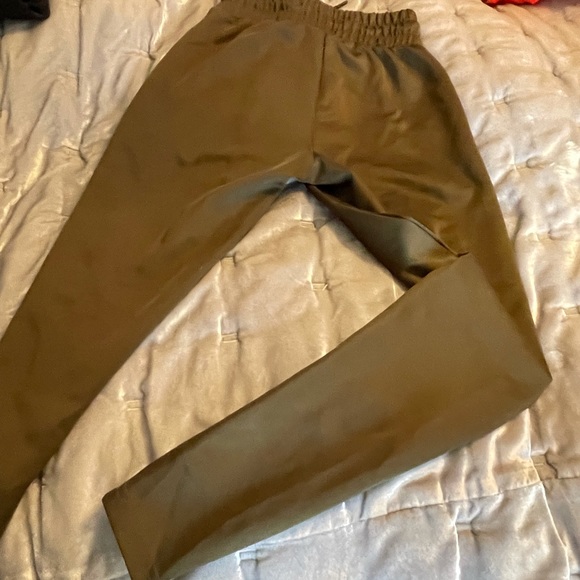 XS Squat Wolf joggers - Picture 2 of 5